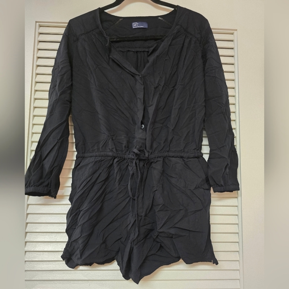 GAP - Black Lightweight Long-Sleeve Romper With Cut-Out Back Design & Pockets